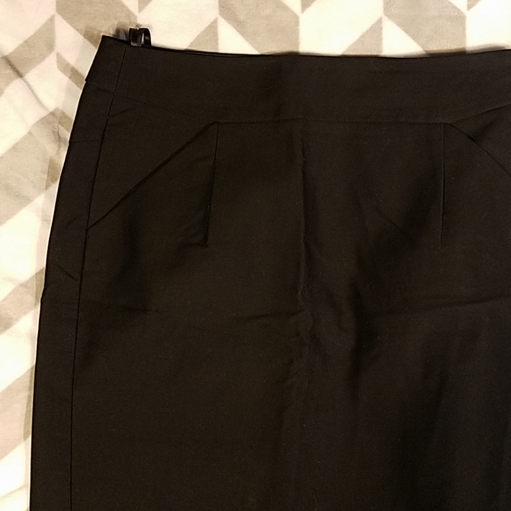 J Crew Black Pencil Skirt has Pockets Size 4 - Picture 3 of 5